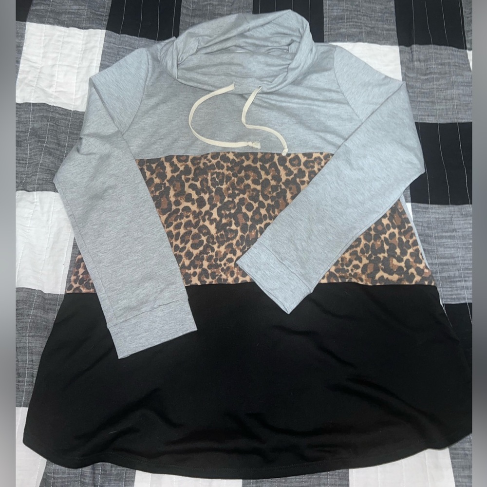 Chic soul leopard print turtle neck sweatshirt